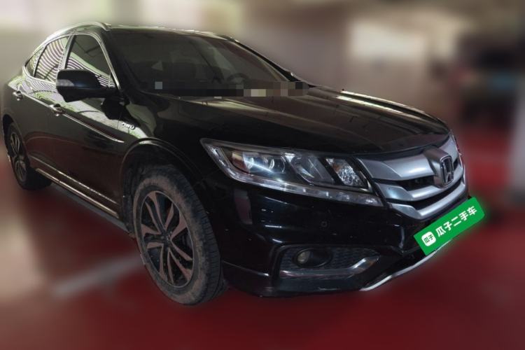 Used Honda Crosstour 2014 3.0L AWD Prestige Navigation Edition Front Right 45 Deg