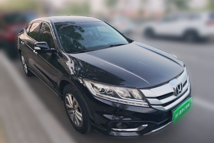 Used Honda Crosstour 2014 2.4L Luxury Edition Front Right 45 Deg