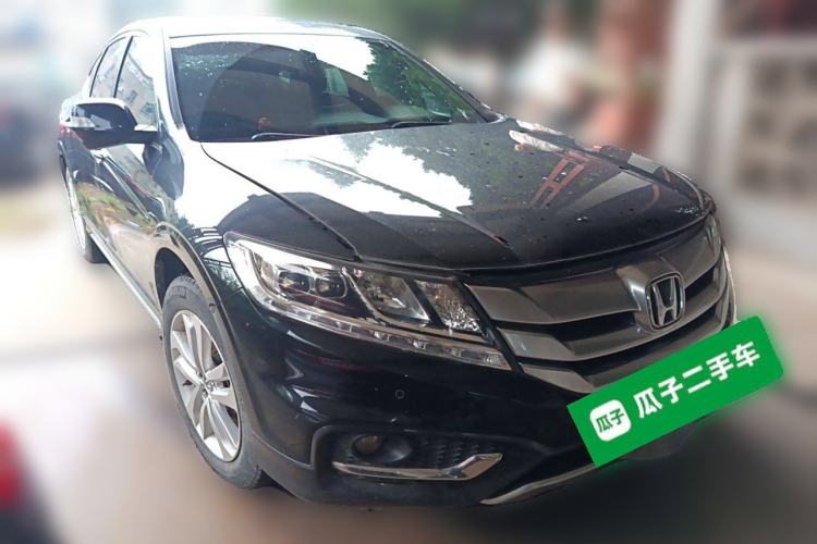 Used Honda Crosstour 2014 2.4L Luxury Edition Front Right 45 Deg