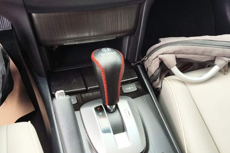 Used Honda Crosstour 2014 2.4L Luxury Edition Gear Lever