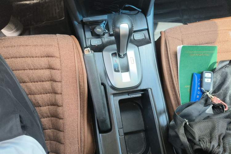 Used Honda Crosstour 2014 2.4L Luxury Edition Gear Lever
