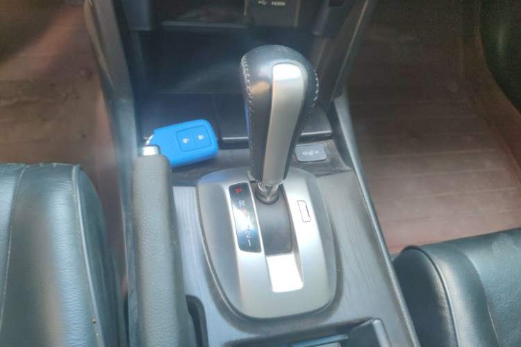 Used Honda Crosstour 2014 2.4L Luxury Edition Gear Lever
