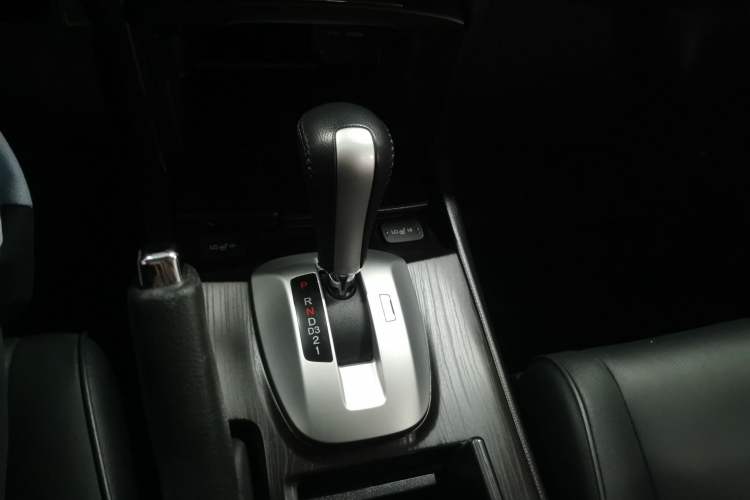 Used Honda Crosstour 2014 2.4L Luxury Edition Gear Lever