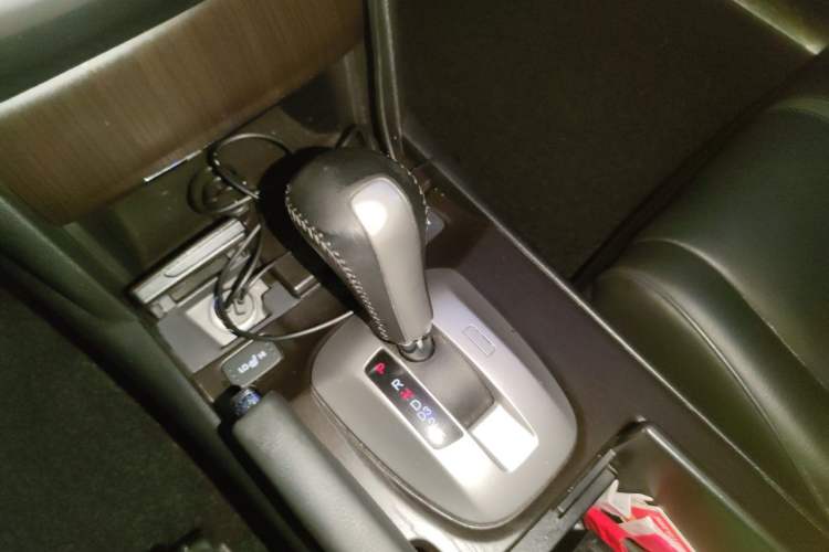 Used Honda Crosstour 2014 2.4L Luxury Edition Gear Lever