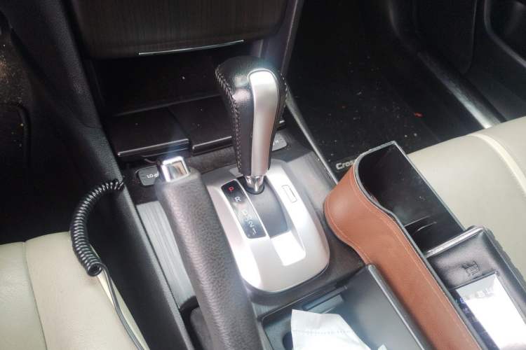 Used Honda Crosstour 2014 2.4L Luxury Edition Gear Lever