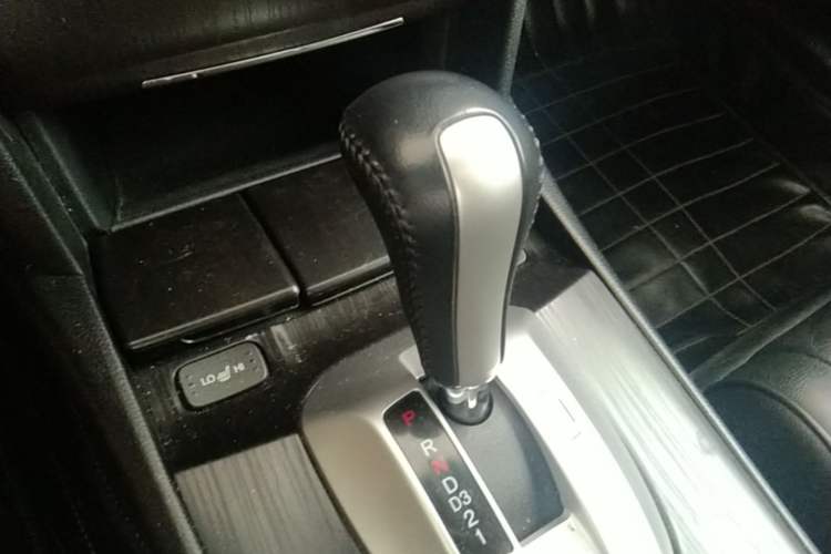 Used Honda Crosstour 2014 2.4L Luxury Edition Gear Lever