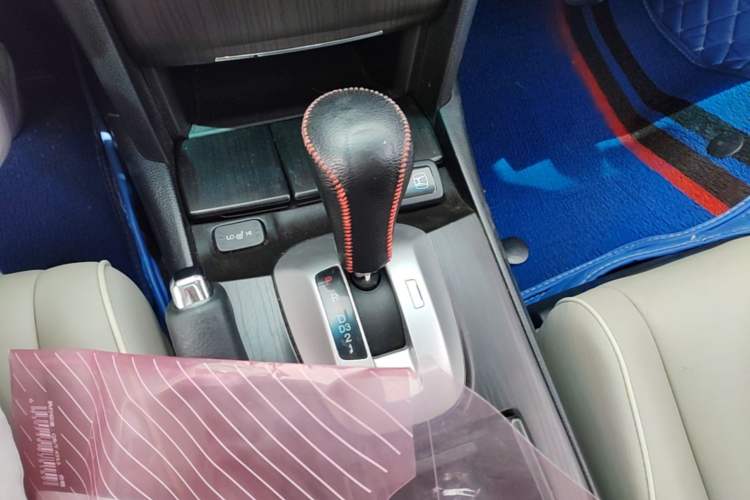 Used Honda Crosstour 2014 2.4L Luxury Edition Gear Lever