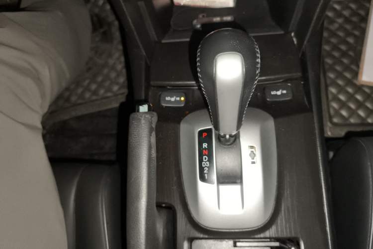 Used Honda Crosstour 2014 2.4L Luxury Edition Gear Lever