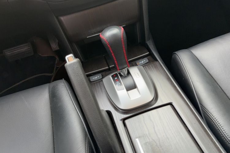 Used Honda Crosstour 2014 2.4L Luxury Edition Gear Lever