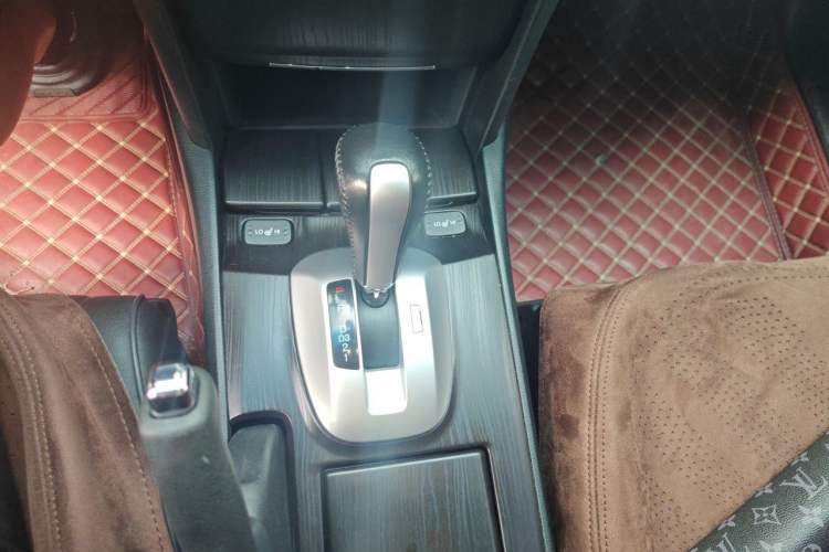 Used Honda Crosstour 2014 2.4L Luxury Edition Gear Lever