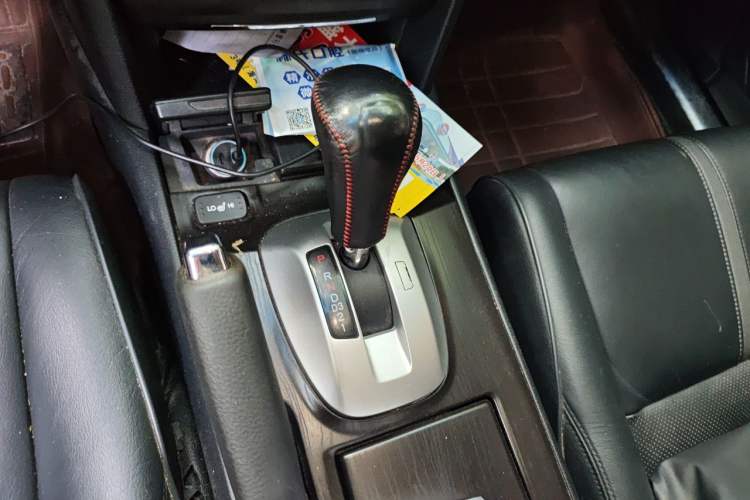 Used Honda Crosstour 2014 2.4L Luxury Navigation Edition Gear Lever