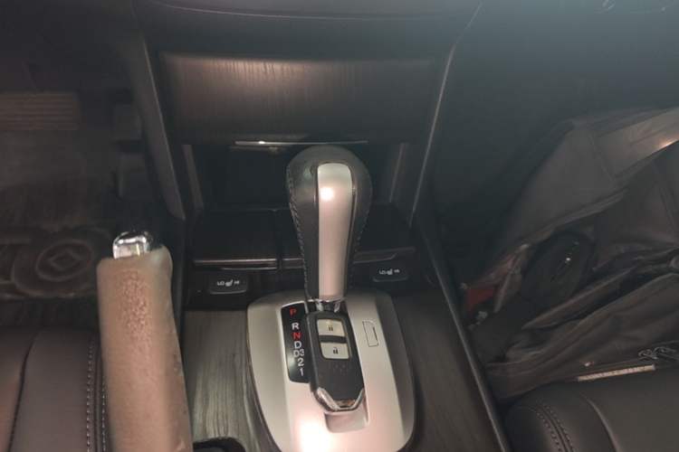 Used Honda Crosstour 2014 2.4L Luxury Edition Gear Lever