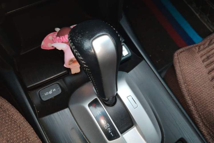 Used Honda Crosstour 2014 2.4L Luxury Edition Gear Lever
