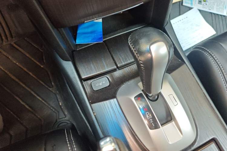 Used Honda Crosstour 2014 2.4L Luxury Edition Gear Lever