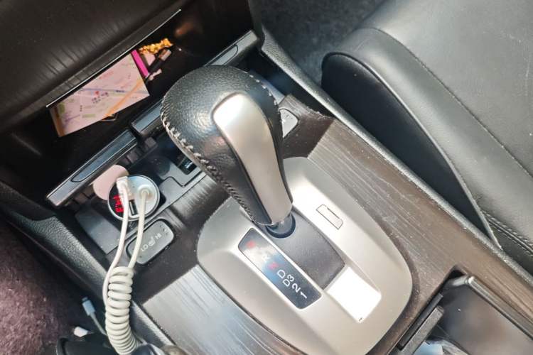 Used Honda Crosstour 2014 2.4L Luxury Edition Gear Lever