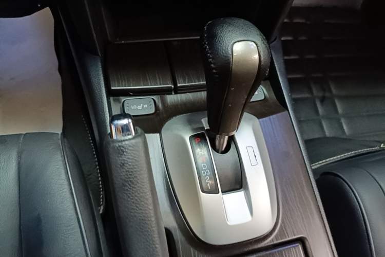 Used Honda Crosstour 2014 2.4L Luxury Edition Gear Lever