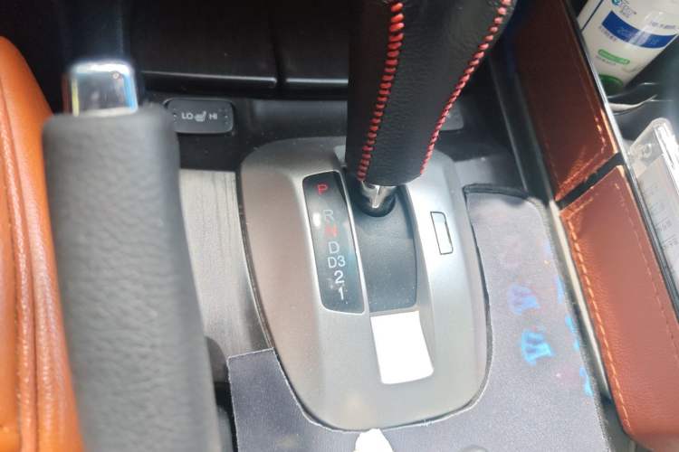 Used Honda Crosstour 2014 2.4L Luxury Edition Gear Lever