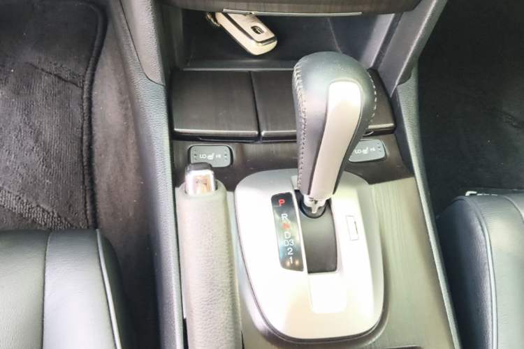 Used Honda Crosstour 2014 2.4L Luxury Edition Gear Lever
