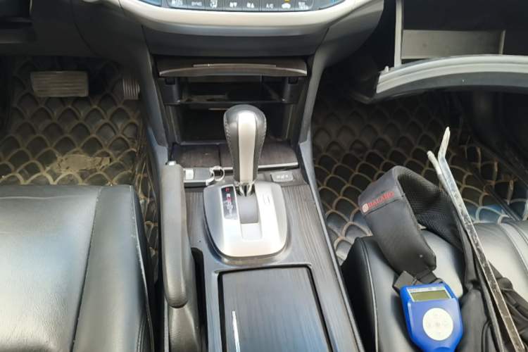 Used Honda Crosstour 2014 2.4L Luxury Navigation Edition Gear Lever