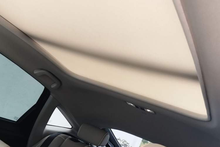 Used Honda Crosstour 2014 2.4L Luxury Edition Headliner