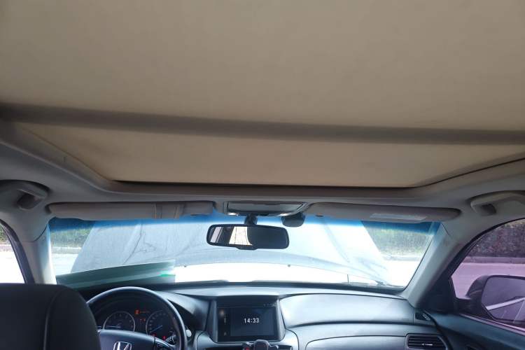 Used Honda Crosstour 2014 2.4L Luxury Edition Headliner