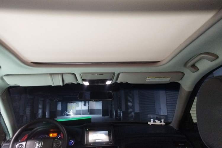 Used Honda Crosstour 2014 3.0L AWD Prestige Navigation Edition Headliner