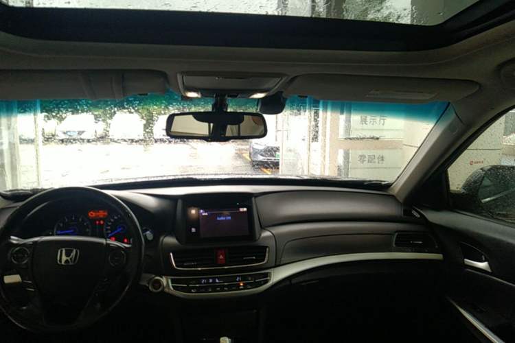 Used Honda Crosstour 2014 2.4L Luxury Edition Headliner