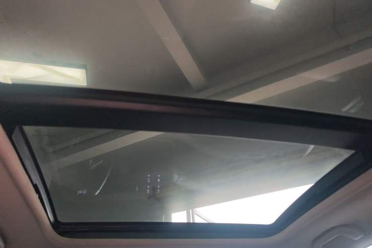 Used Honda Crosstour 2014 2.4L Luxury Edition Headliner