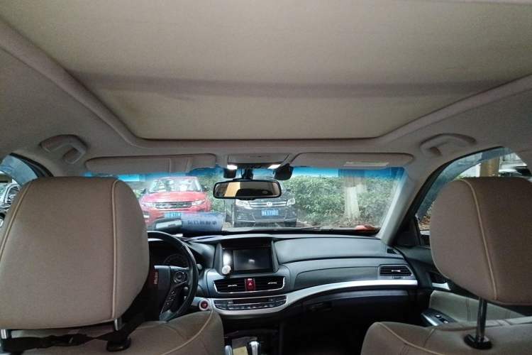 Used Honda Crosstour 2014 2.4L Luxury Edition Headliner