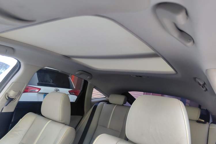 Used Honda Crosstour 2014 2.4L Luxury Navigation Edition Headliner