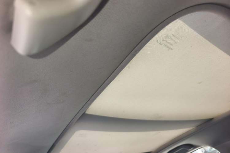 Used Honda Crosstour 2014 2.4L Luxury Edition Headliner