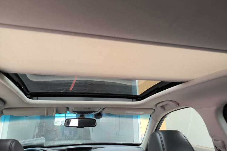 Used Honda Crosstour 2014 2.4L Luxury Edition Headliner