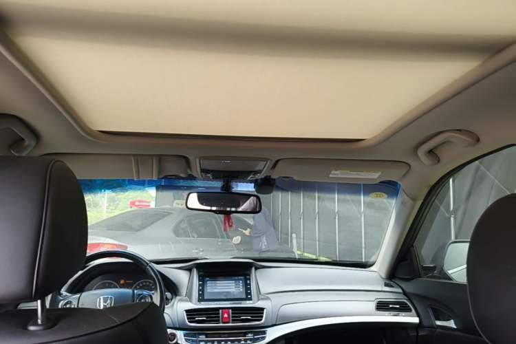 Used Honda Crosstour 2014 2.4L Luxury Navigation Edition Headliner