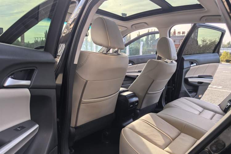 Used Honda Crosstour 2014 2.4L Luxury Edition Interior 1