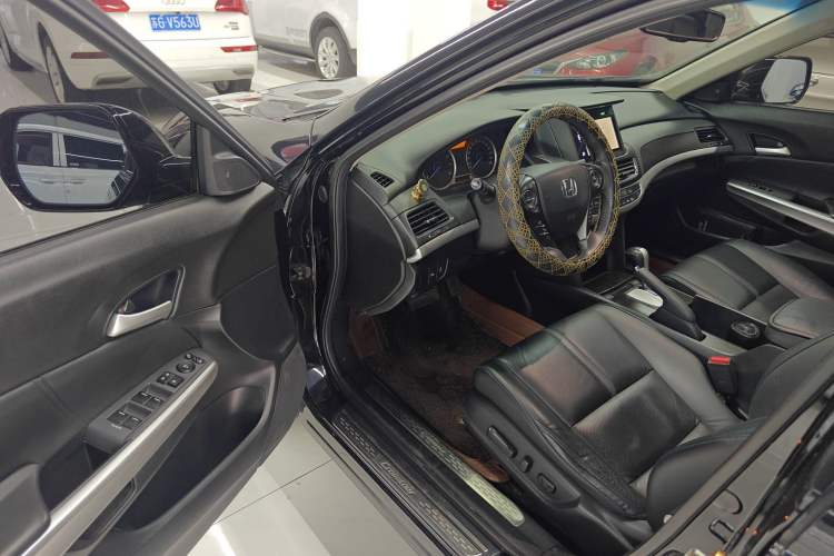 Used Honda Crosstour 2014 2.4L Luxury Edition Interior 2