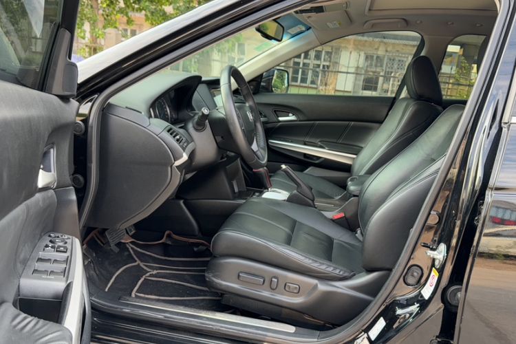 Used Honda Crosstour 2014 2.4L Luxury Edition Interior 2