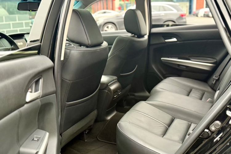 Used Honda Crosstour 2014 2.4L Luxury Edition Interior 2