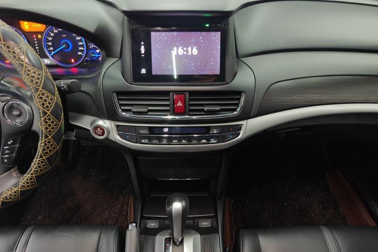 Used Honda Crosstour 2014 2.4L Luxury Edition Interior 4