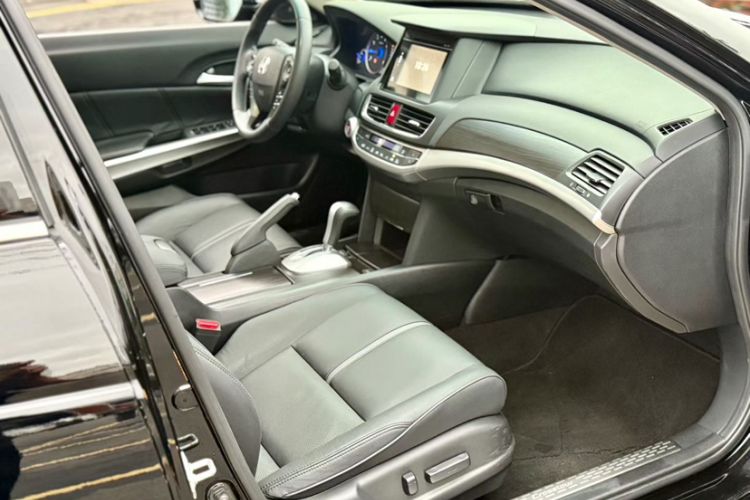 Used Honda Crosstour 2014 2.4L Luxury Edition Interior 4