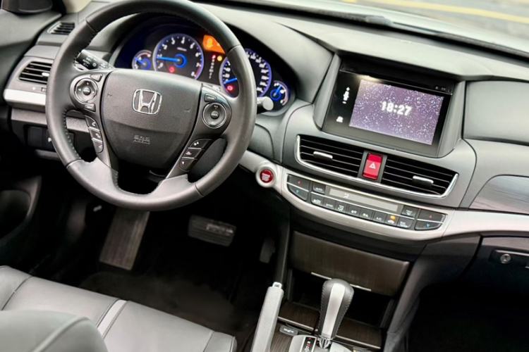 Used Honda Crosstour 2014 2.4L Luxury Edition Interior 5