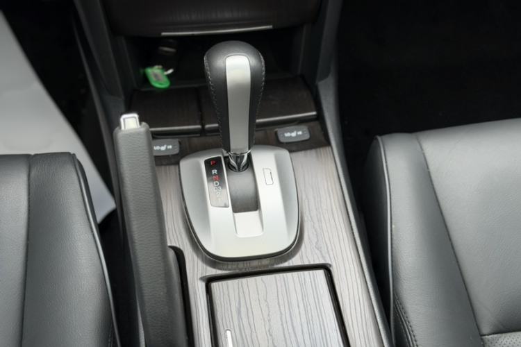 Used Honda Crosstour 2014 2.4L Luxury Edition Interior 8