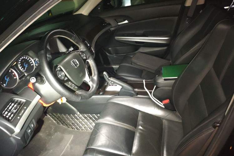 Used Honda Crosstour 2014 2.4L Luxury Edition Left Front Seat