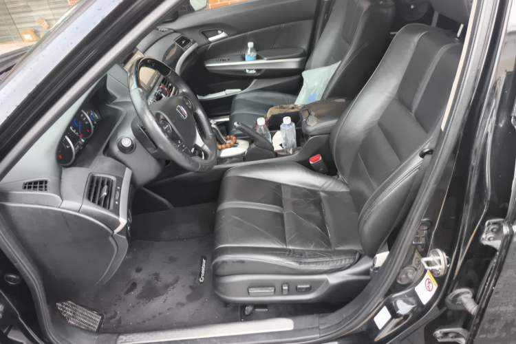 Used Honda Crosstour 2014 3.0L AWD Prestige Navigation Edition Left Front Seat