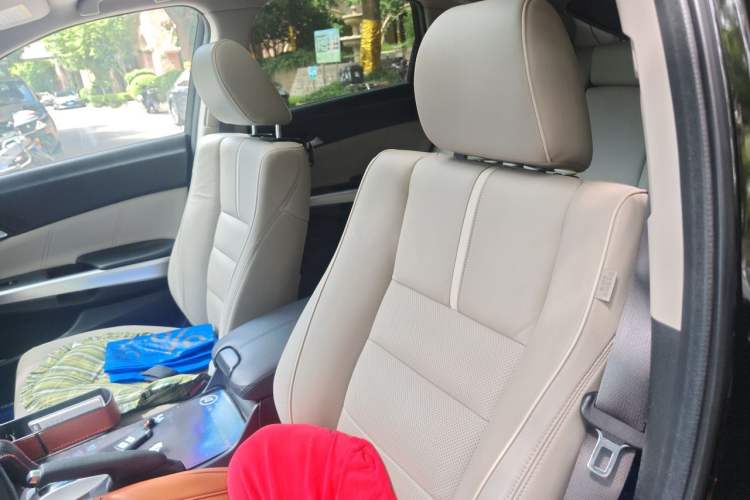 Used Honda Crosstour 2014 2.4L Luxury Edition Left Front Seat