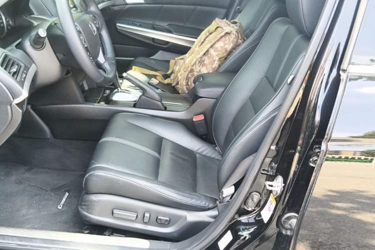 Used Honda Crosstour 2014 2.4L Luxury Edition Left Front Seat