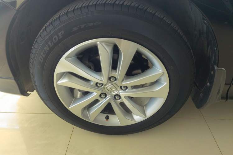 Used Honda Crosstour 2014 2.4L Luxury Edition Left Front Wheel Hub