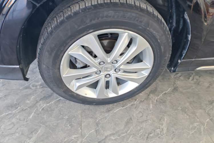 Used Honda Crosstour 2014 2.4L Luxury Edition Left Front Wheel Hub