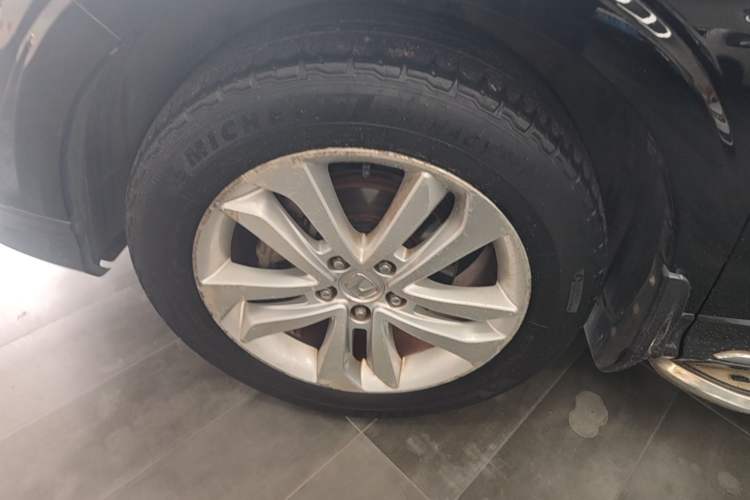 Used Honda Crosstour 2014 2.4L Luxury Edition Left Front Wheel Hub