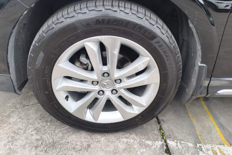 Used Honda Crosstour 2014 2.4L Luxury Edition Left Front Wheel Hub