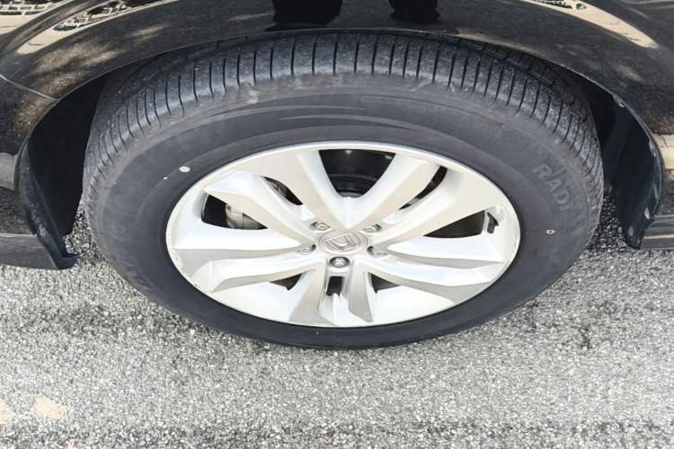 Used Honda Crosstour 2014 2.4L Luxury Edition Left Front Wheel Hub